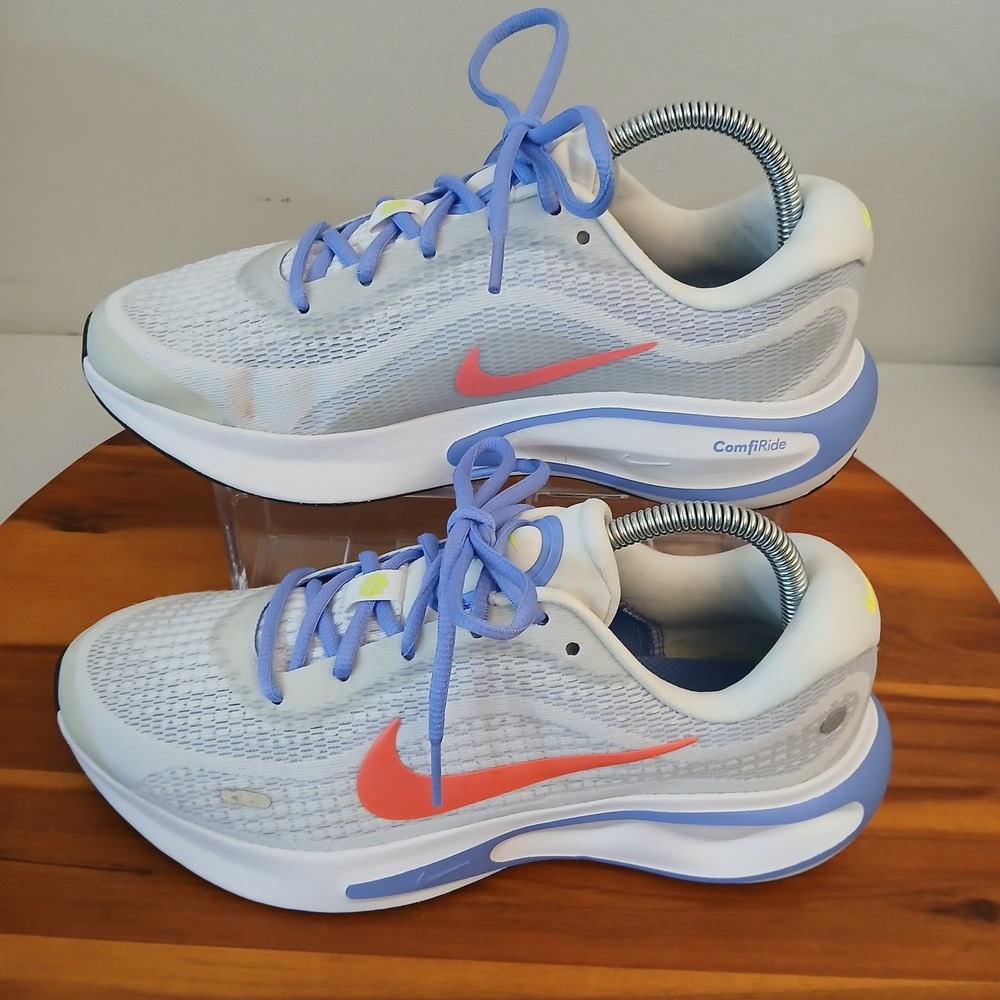Nike Journey Run Women 9 White Blue Running Shoes Sneakers FJ7765-107